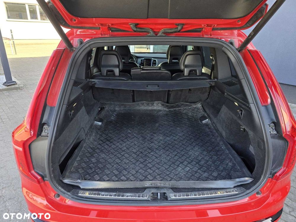 Volvo XC 90 D5 SCR AWD R-Design - 8