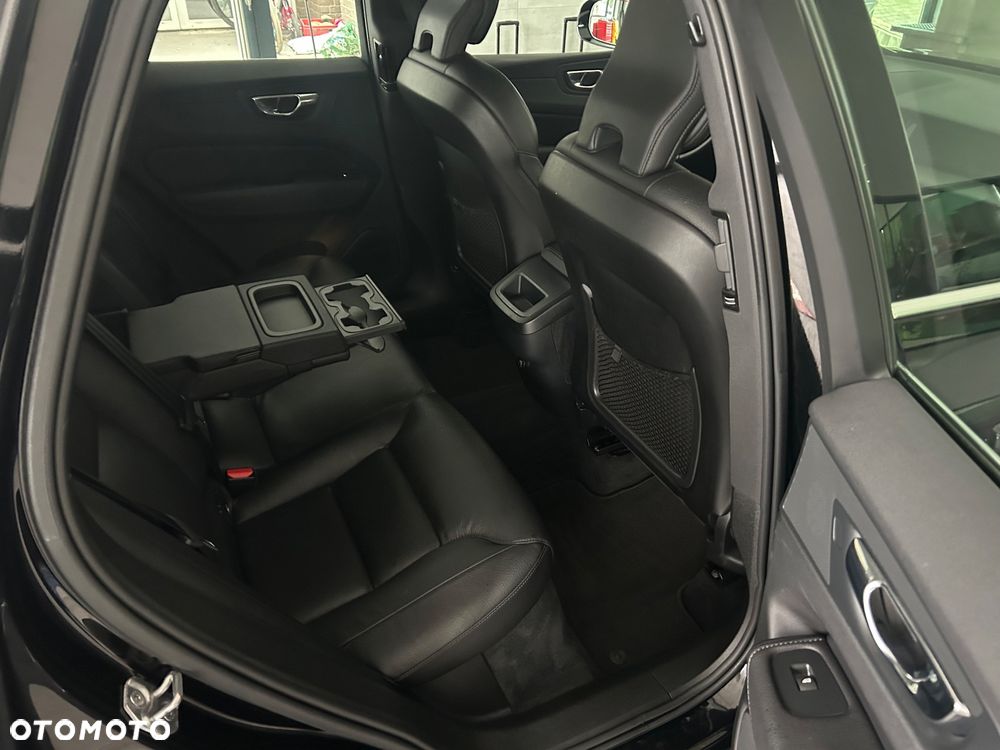 Volvo XC 60 D3 Geartronic Momentum - 27