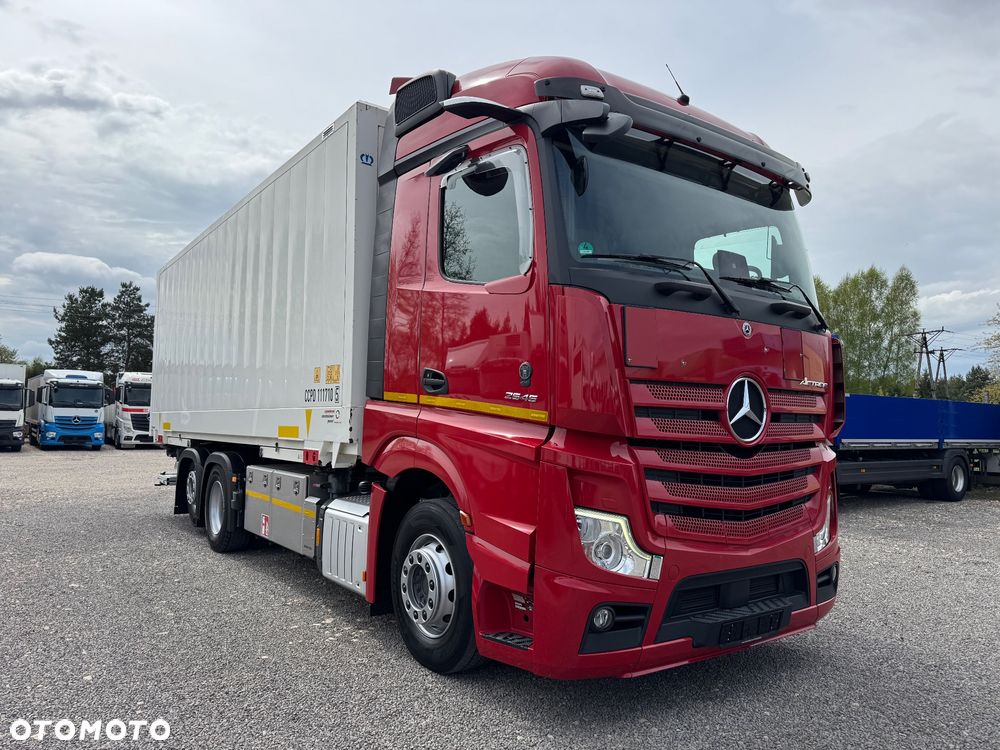 Mercedes-Benz Actros - 2