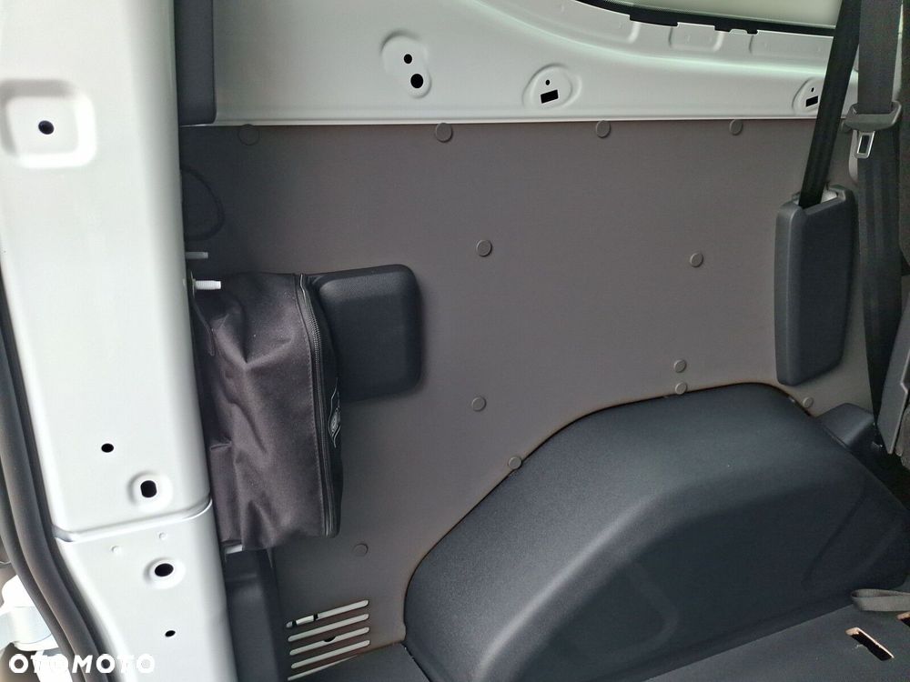 Volkswagen Transporter - 18