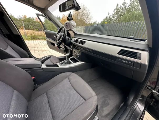 BMW Seria 3 318d - 9