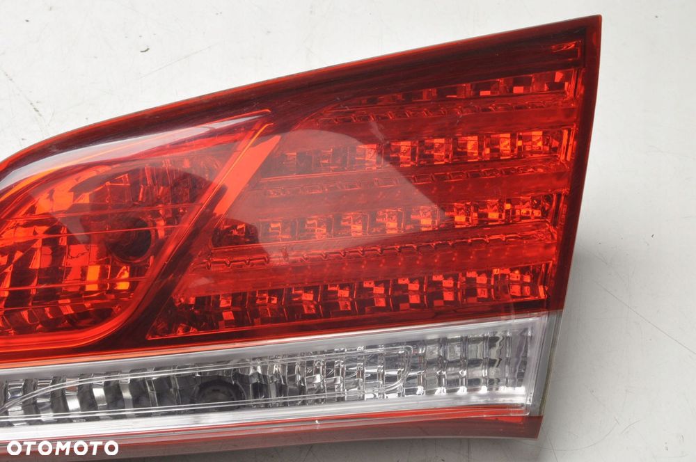 HYUNDAI I40 TYLNA PRAWY TYŁ W KLAPĘ 92404-3Z300 - 2