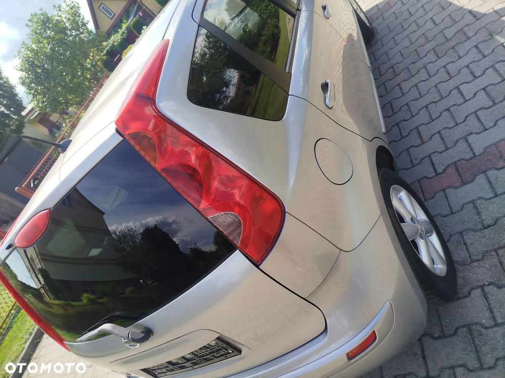 Mazda 5 2.0 Exclusive + - 40
