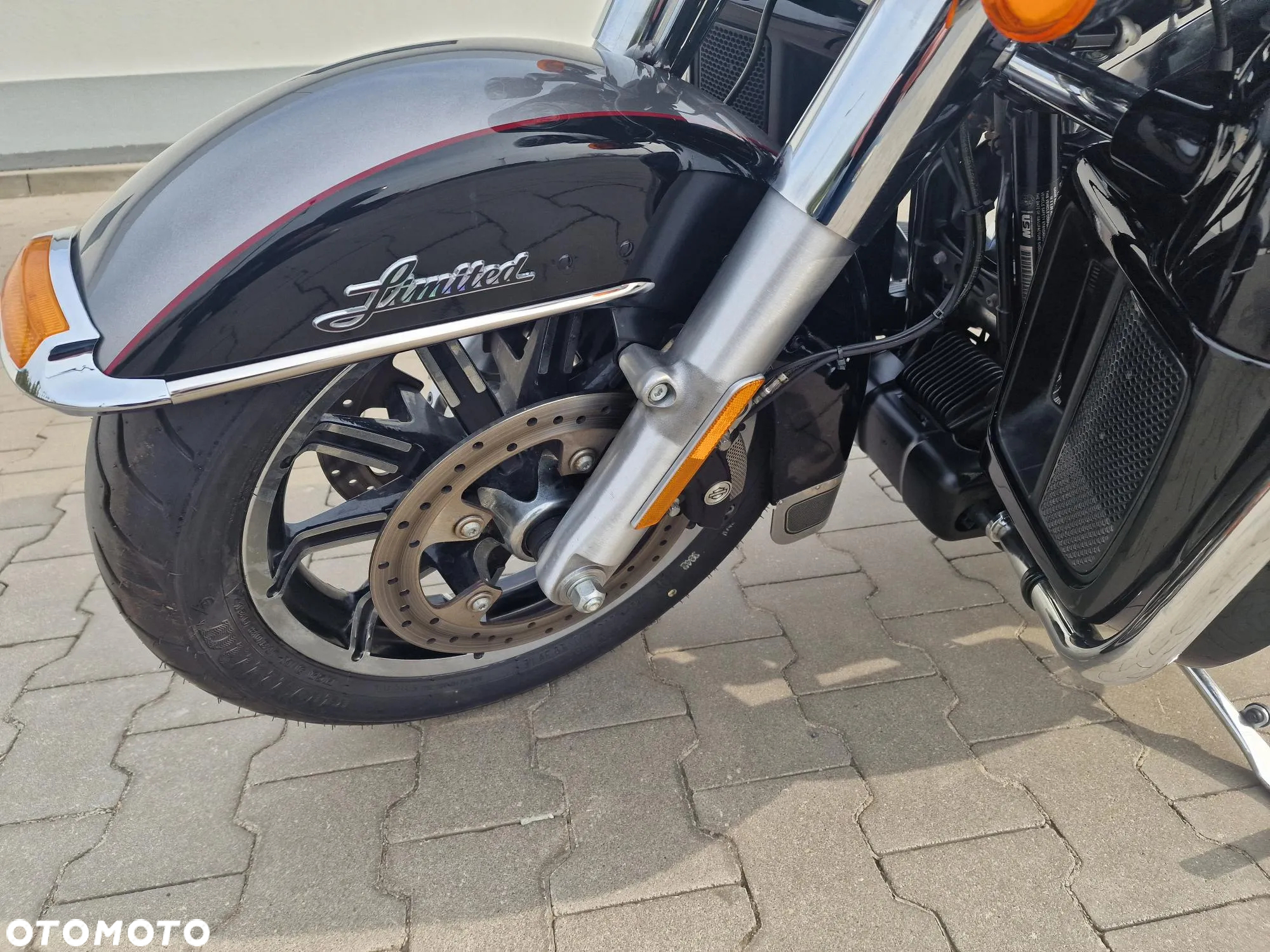 Harley-Davidson FLH Electra Glide - 7