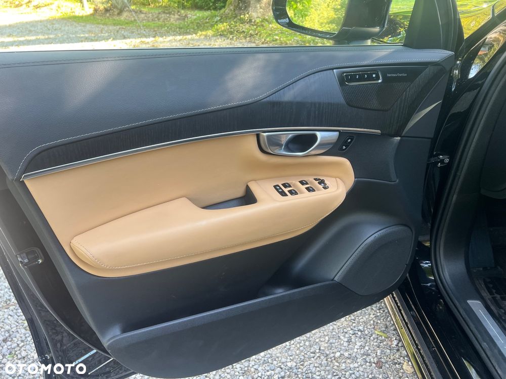 Volvo XC 90 - 9