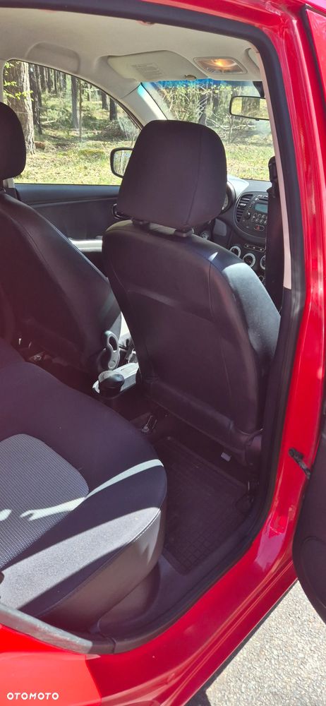 Hyundai i10 1.1 Base - 10