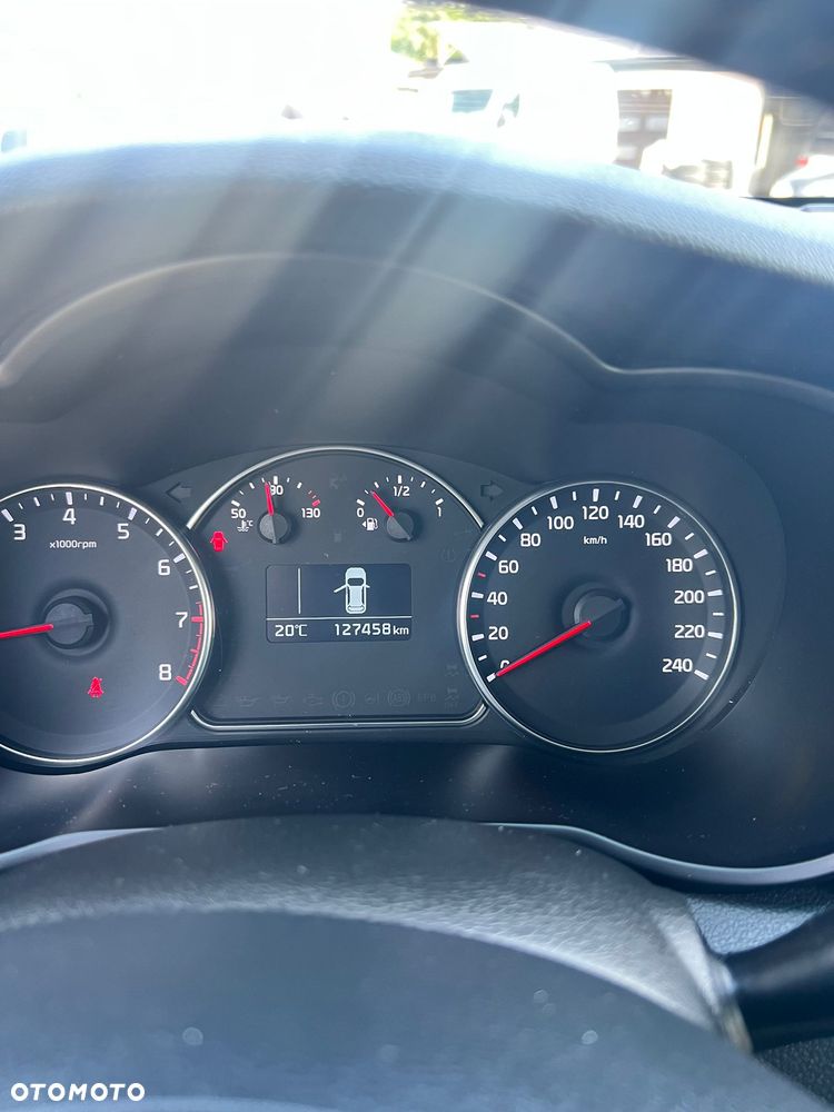 Kia Carens 1.6 GDI M - 20