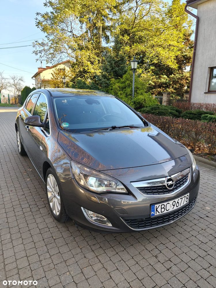Opel Astra IV 2.0 CDTI Cosmo - 3