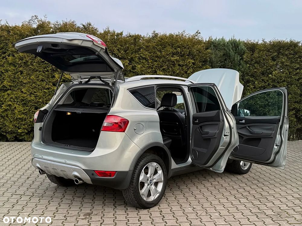 Ford Kuga 2.0 TDCi 2x4 Titanium - 38