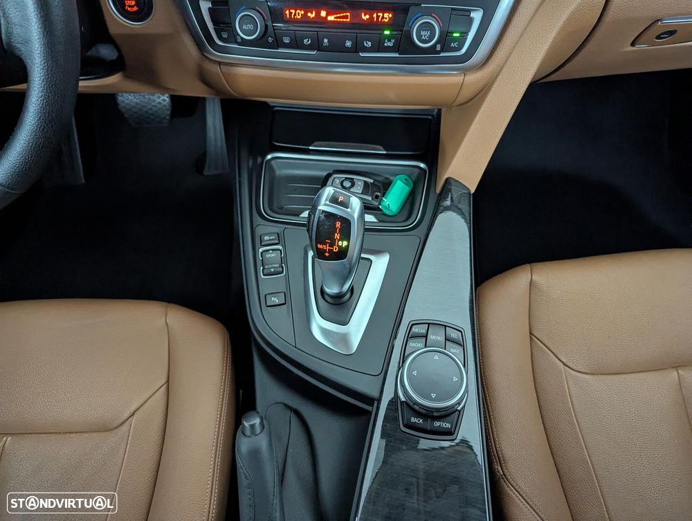 BMW 320 d Auto Line Luxury - 9