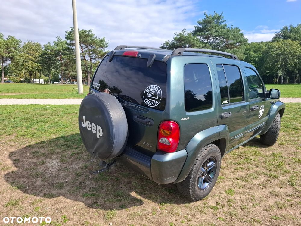 Jeep Liberty 3.7 4x4 - 7