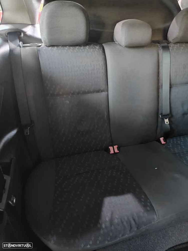 Ford Focus 1.4 Trend - 18