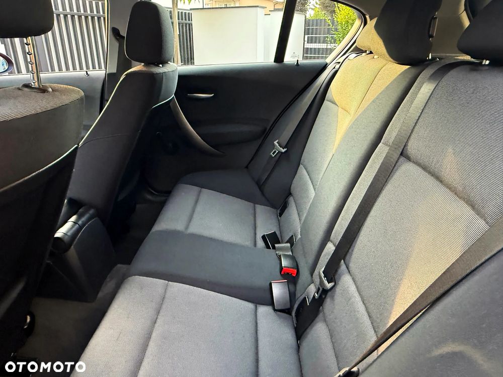 BMW Seria 1 - 24