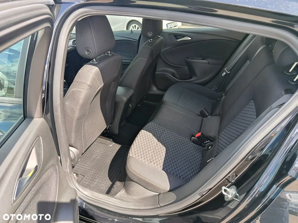 Opel Astra V 1.2 T Edition S&S - 8