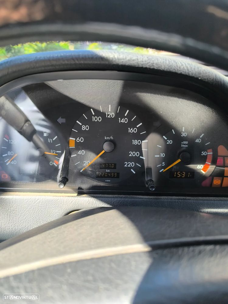Mercedes-Benz C 200 D — fotografia 3