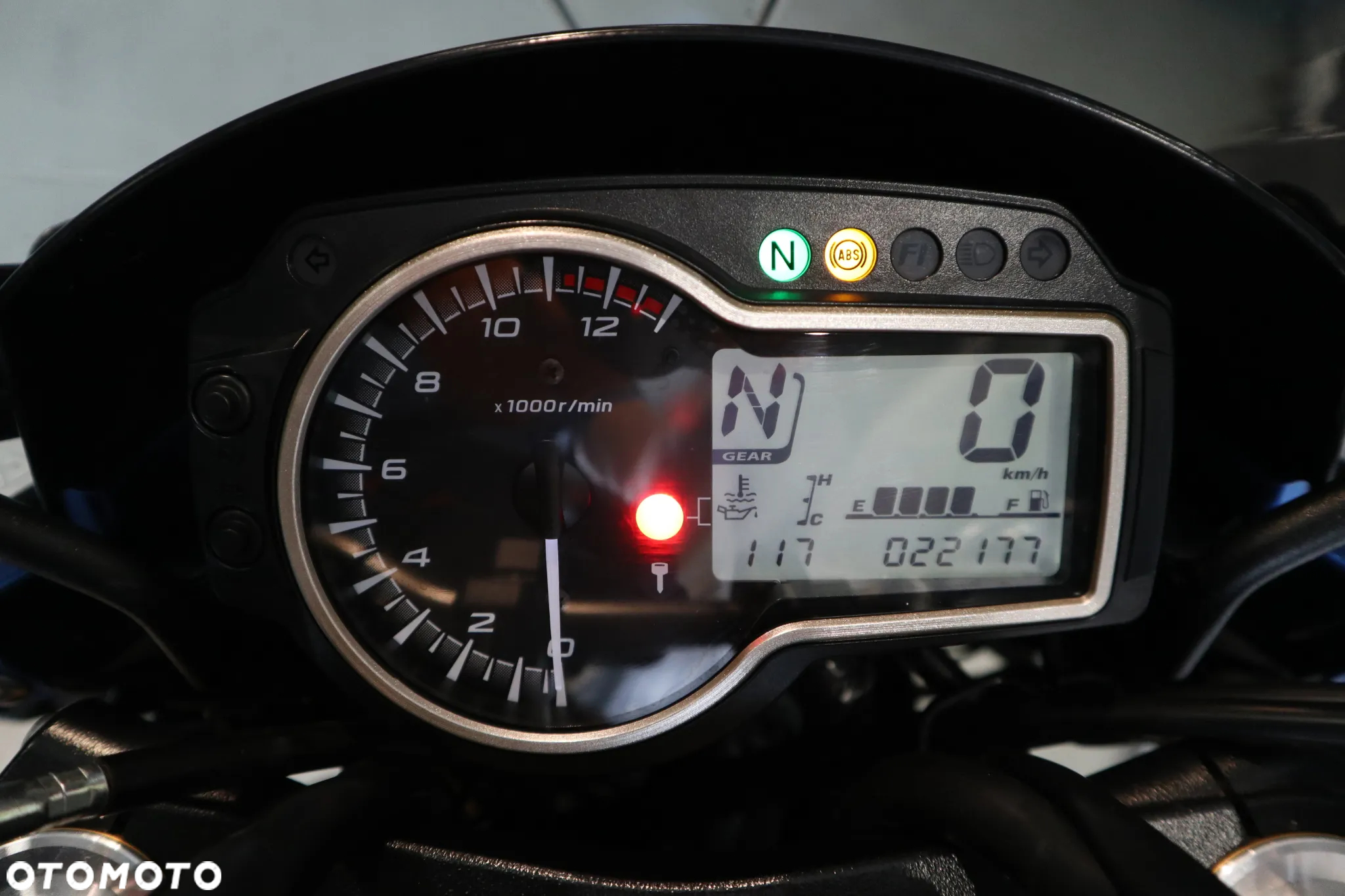Suzuki GSR - 9