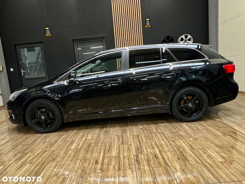 Toyota Avensis 1.8 Premium - 12