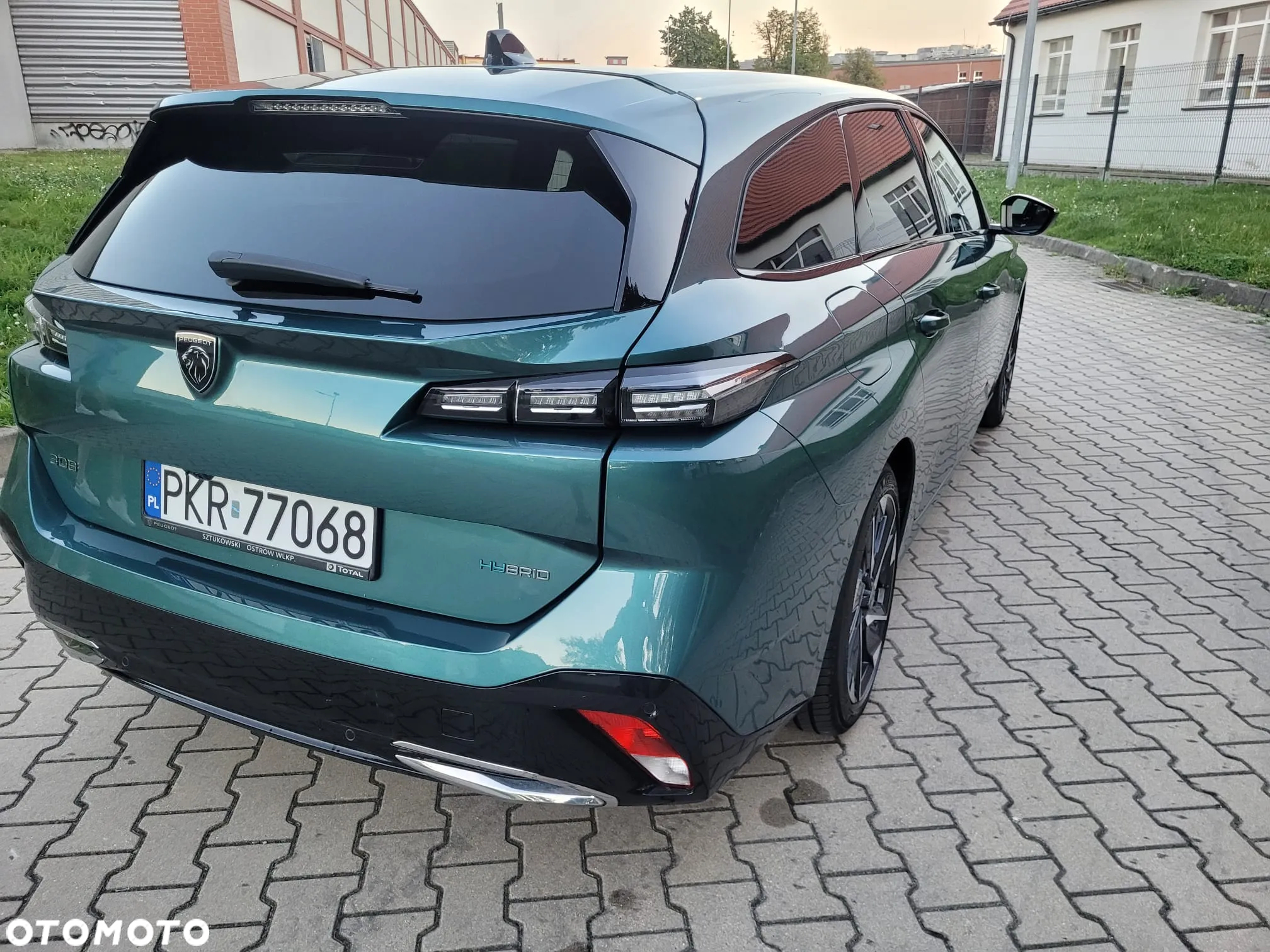 Peugeot 308 SW Plug-In Hybrid 225 e-EAT8 GT - 4