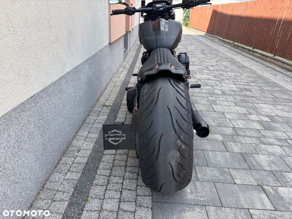 Harley-Davidson FXSB Breakout - 18