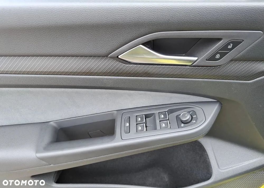 Volkswagen Golf 1.5 eTSI EVO R-Line DSG - 10