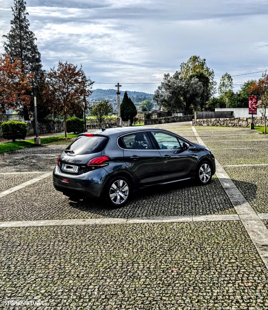 Peugeot 208 1.2 PureTech Allure - 34