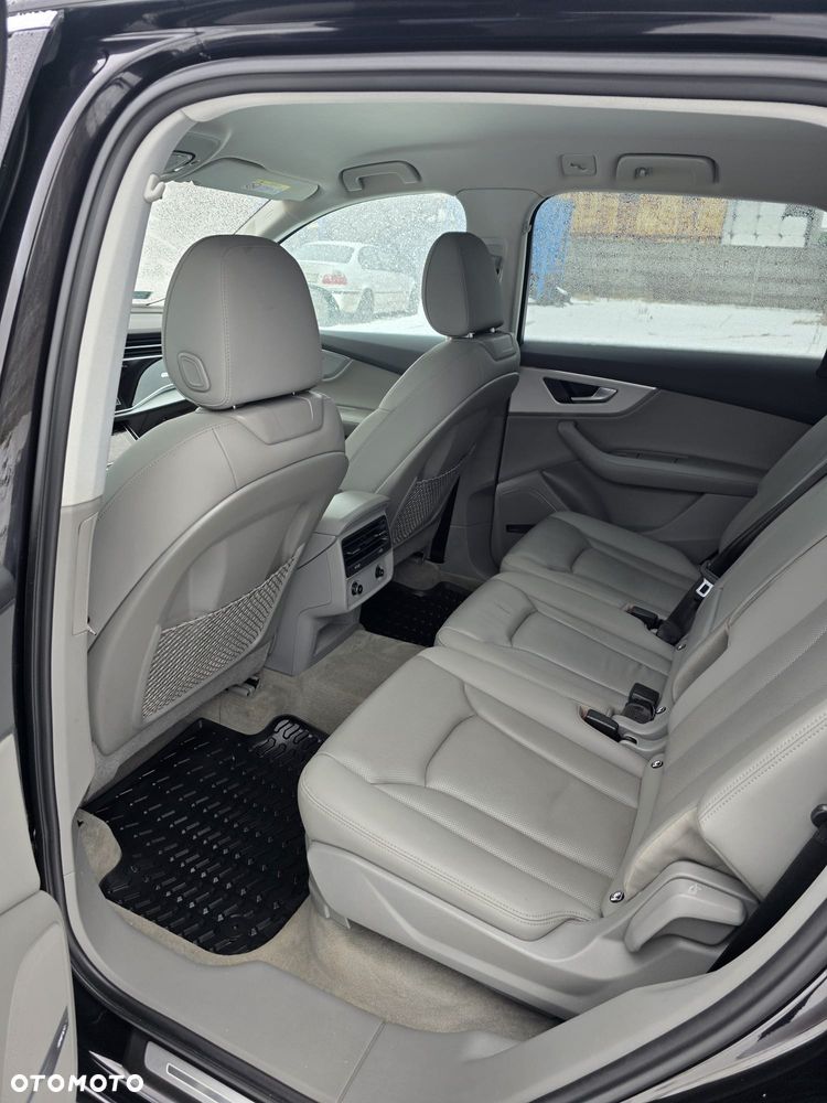 Audi Q7 - 12