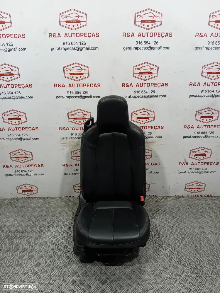 Conjunto de Bancos Mazda MX-5 NC em Pele Original - 4
