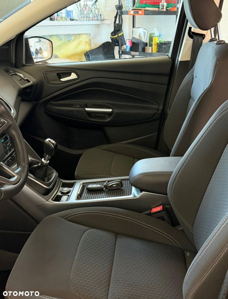 Ford Kuga - 17
