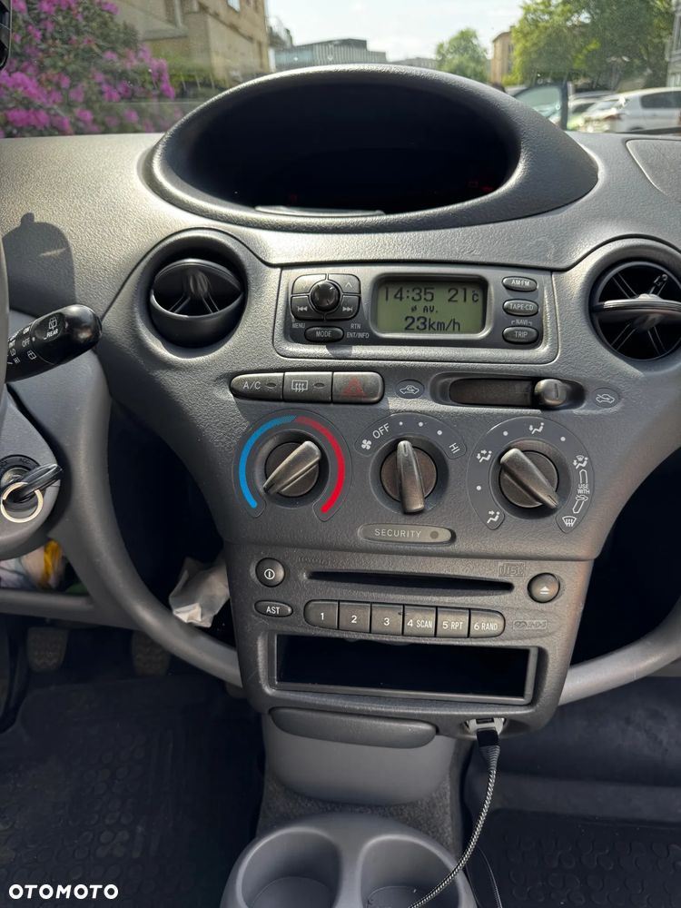 Toyota Yaris 1.0 Base - 7