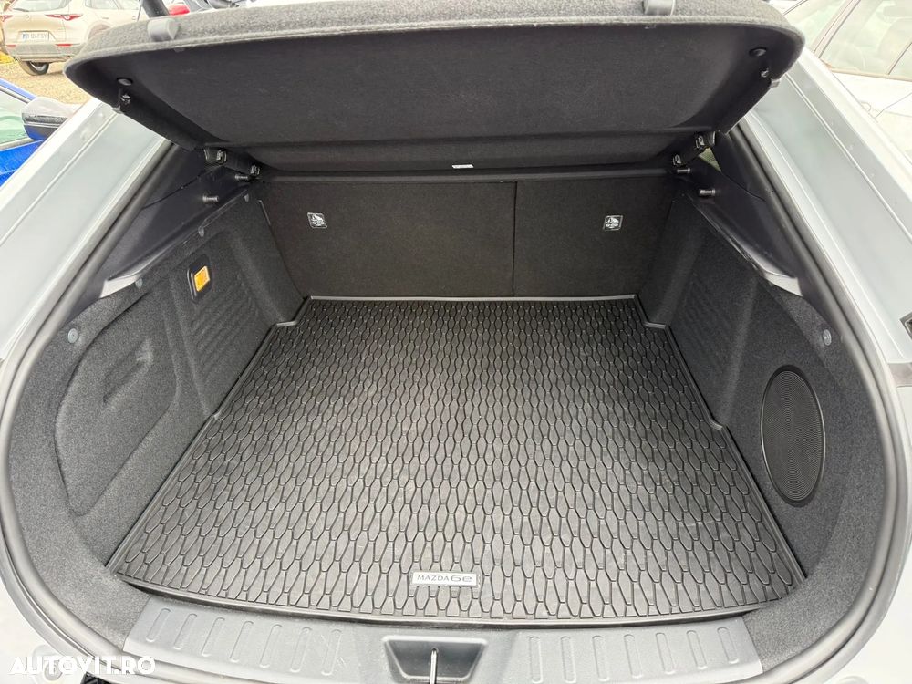 Mazda 6e - 11