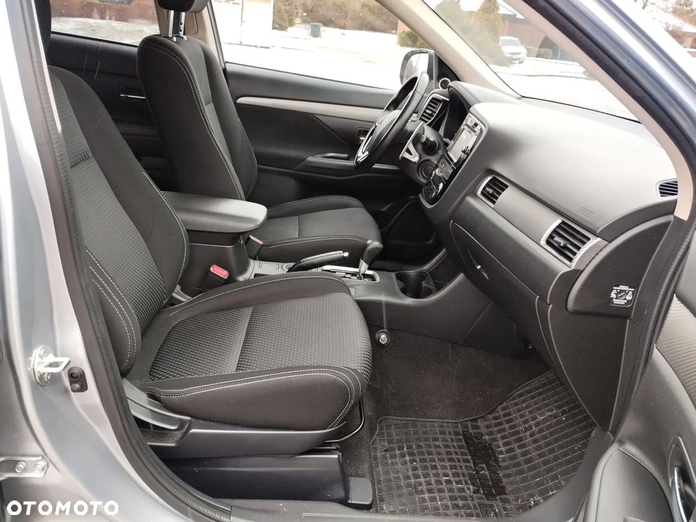 Mitsubishi Outlander 2.0 Intense + 4WD CVT - 10