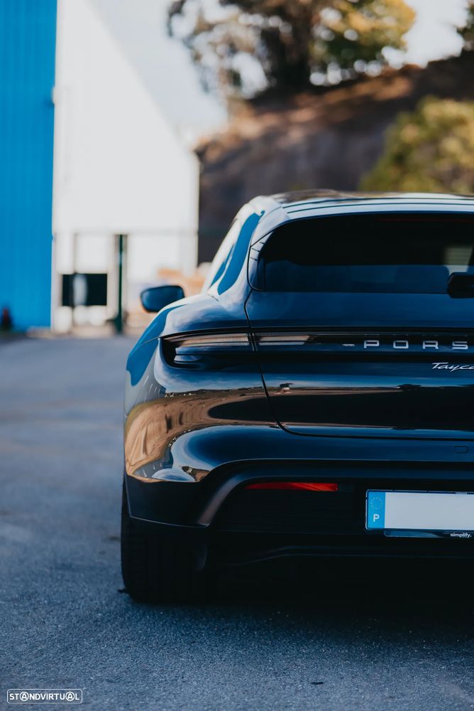Porsche Taycan Sport Turismo - 48