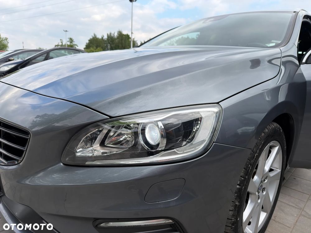 Volvo V60 D3 Drive-E R-Design Momentum - 31