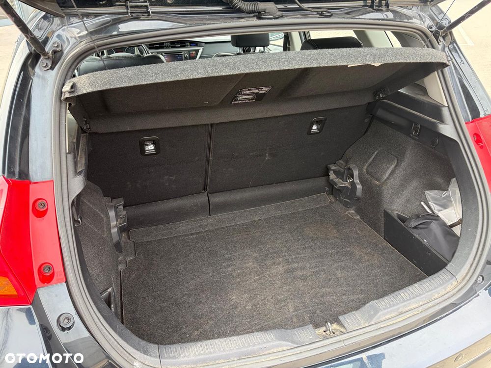 Toyota Auris - 4