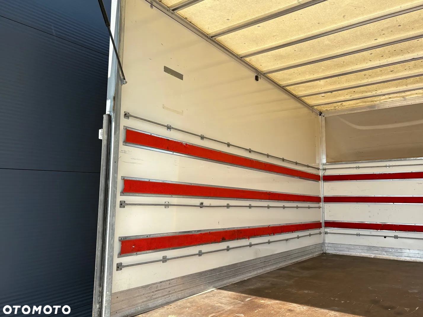 Iveco Daily 35C15 3.0 HPI Kontener 8 palet + winda 750kg + drzwi boczne **KLIMA**Kamera**Serwis**Sprowadzony**Bez AdBlue** - 7