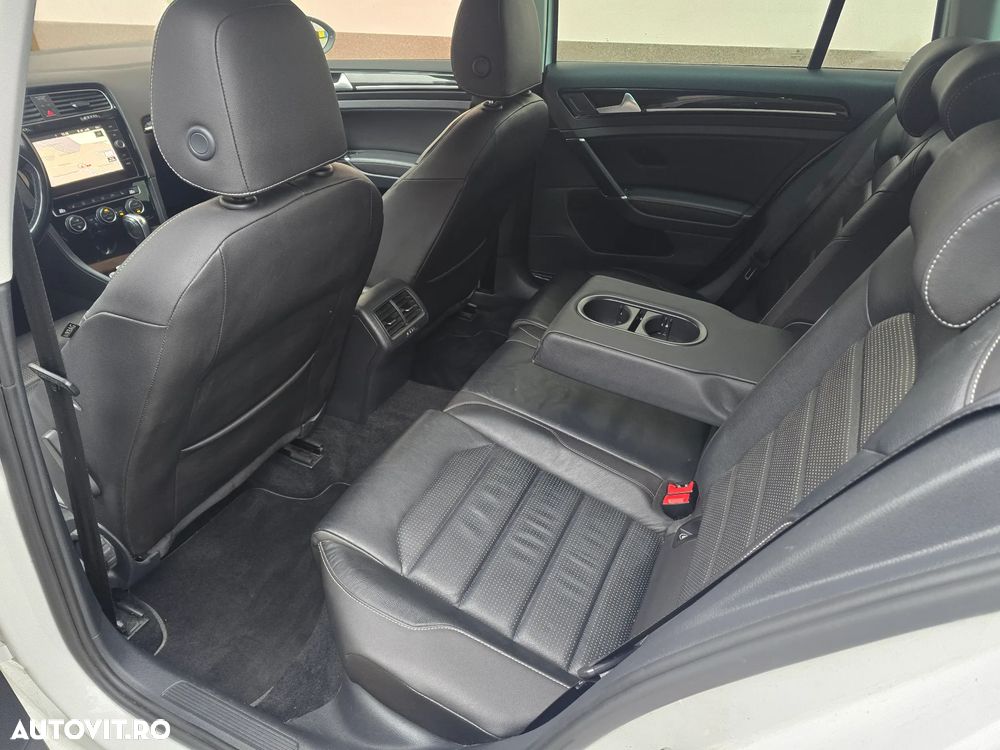 Volkswagen Golf 2.0 TDI SCR DSG R-Line - 17