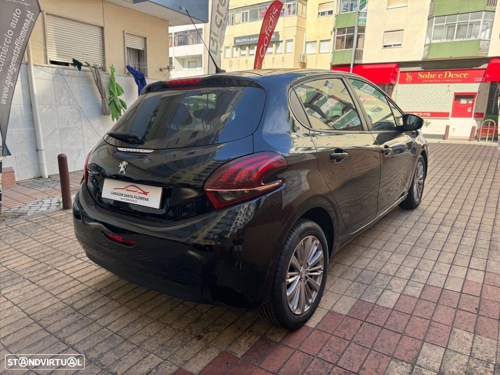 Peugeot 208 2018 photo 4