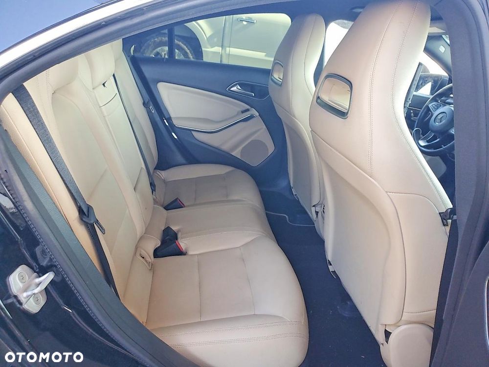 Mercedes-Benz CLA 250 7G-DCT Sport - 9