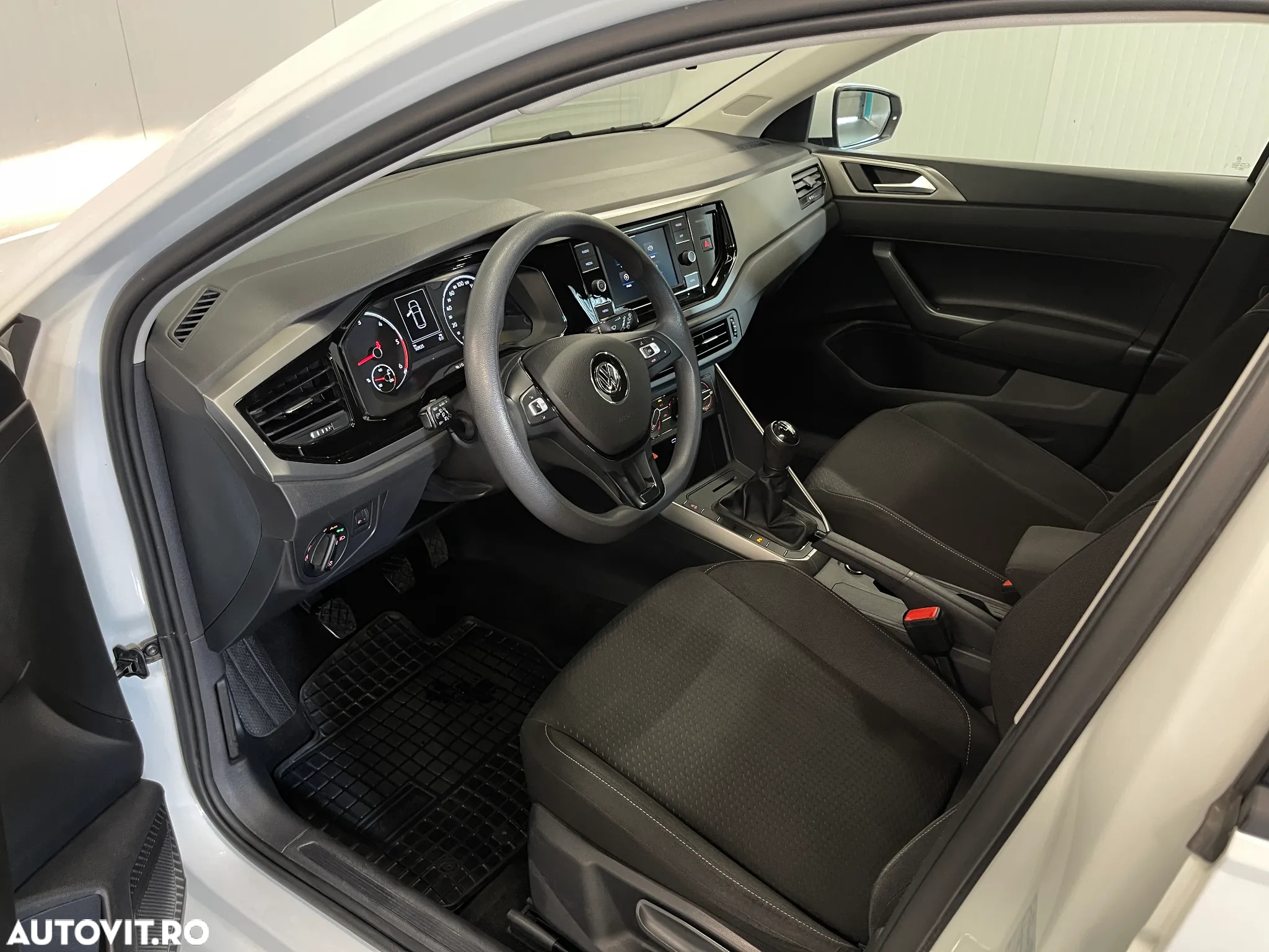 Volkswagen Polo 1.6 TDI Comfortline - 5