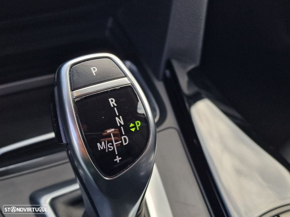 BMW 320 d EfficientDynamics Auto Line Sport - 25