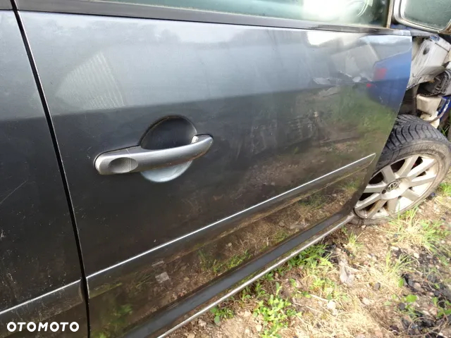 Prawe przednie drzwi VW Touran 2004, kod lakieru LD7X - 2