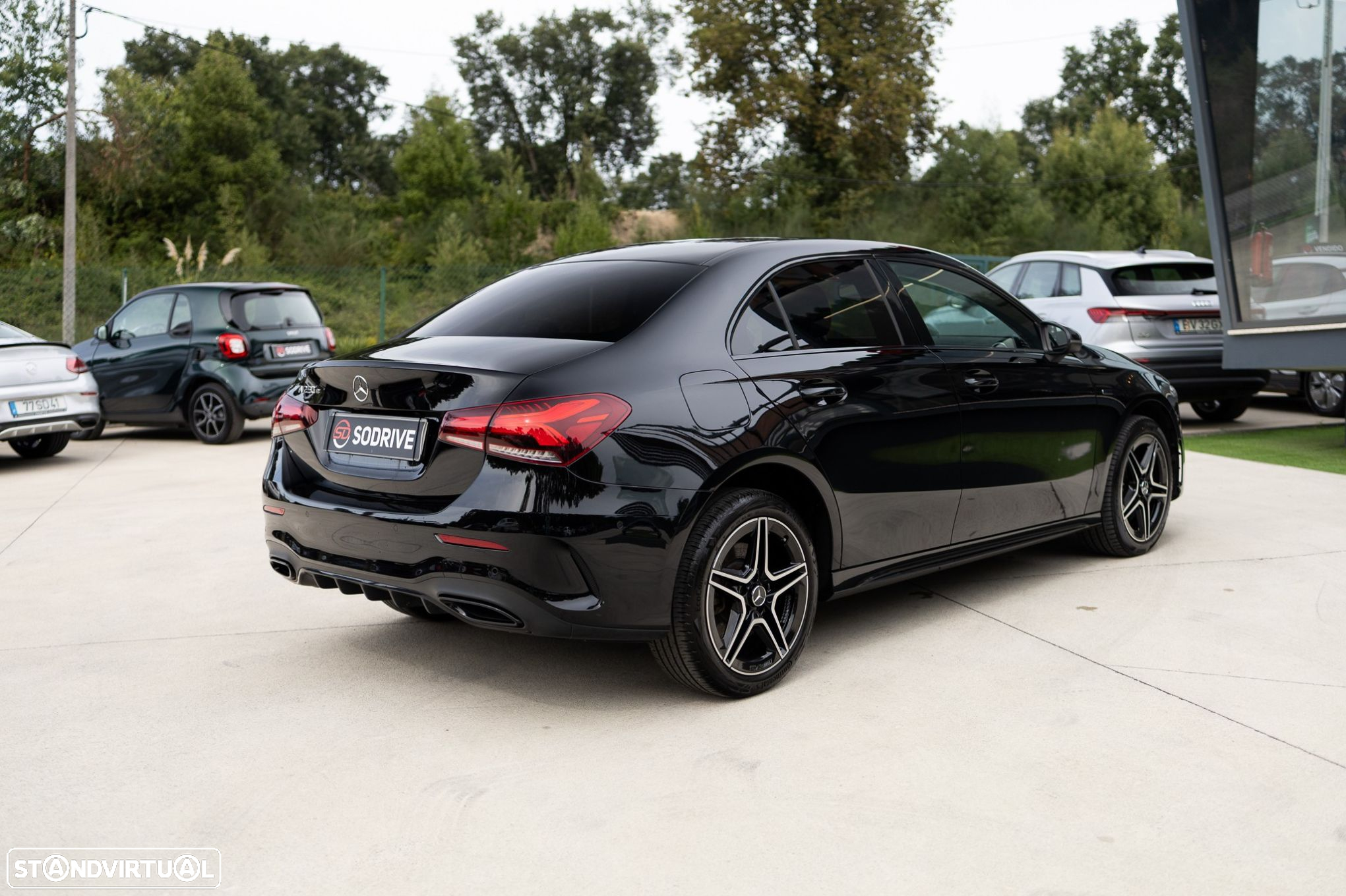 Mercedes-Benz A 250 Limousine e AMG Line - 5