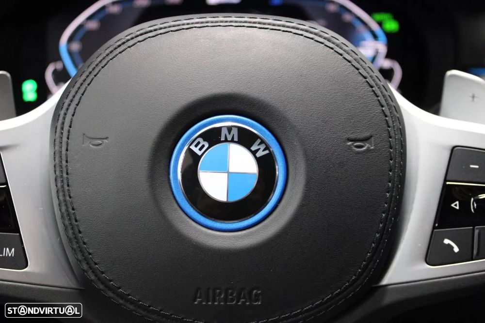 BMW 530 e Pack Desportivo M - 27