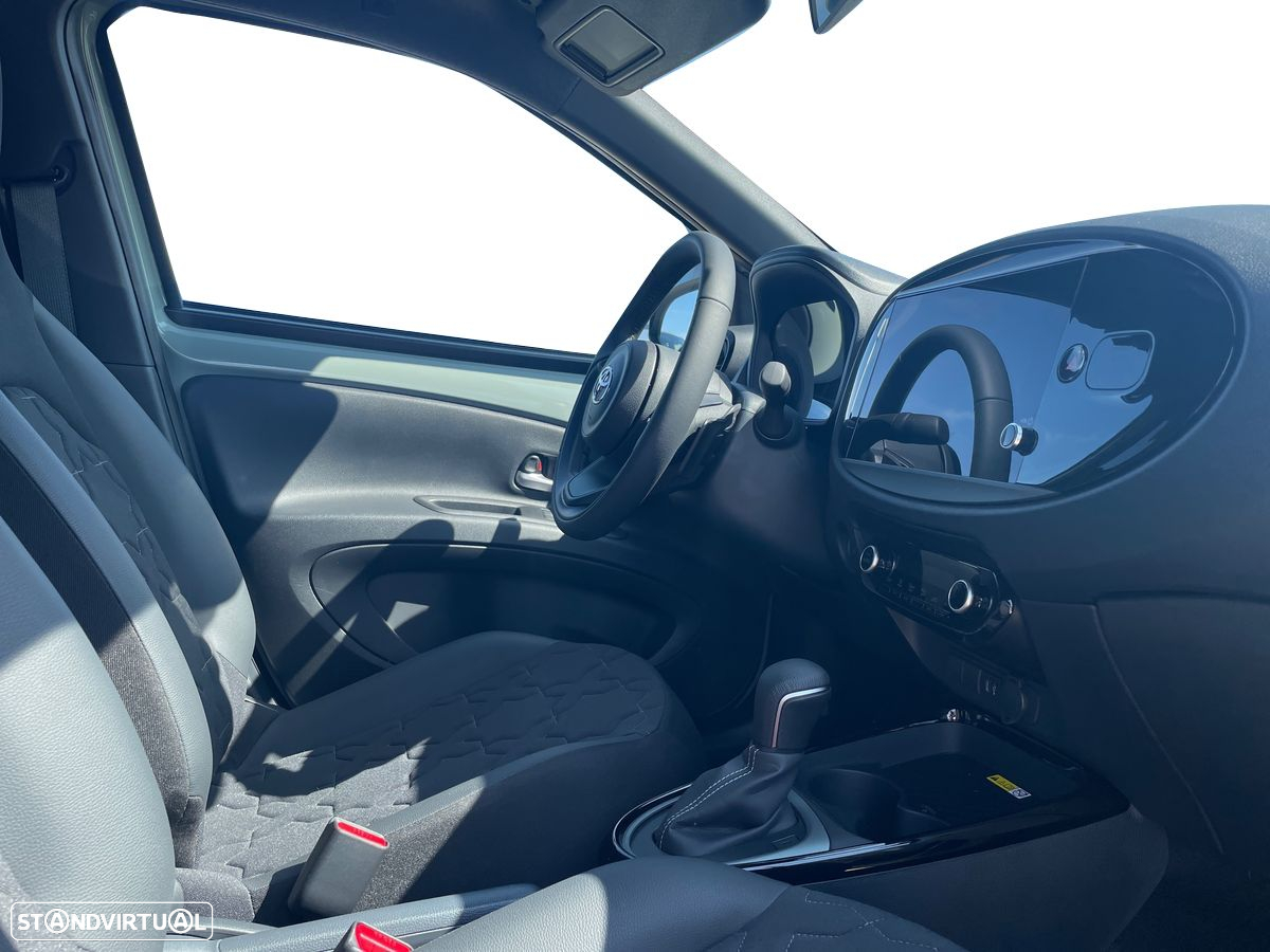 Toyota Aygo X 1.0 Envy CVT - 12