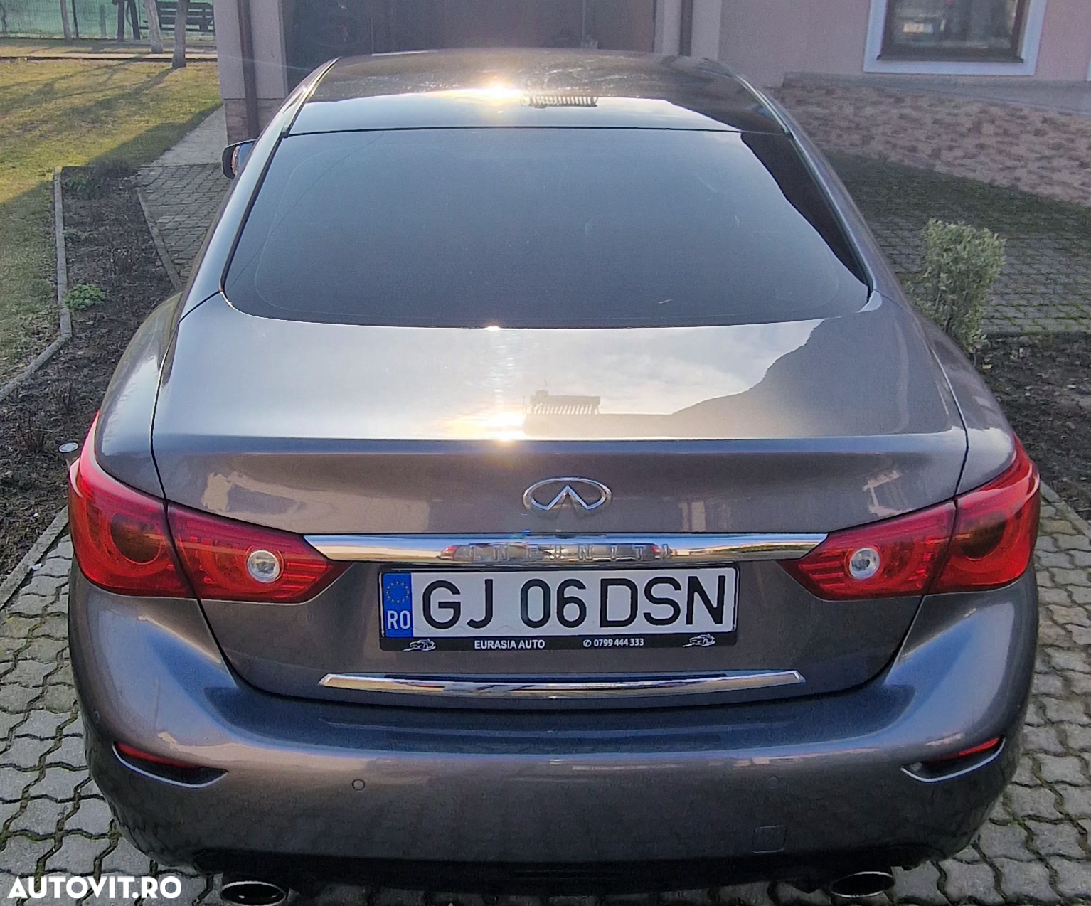 Infiniti Q50 - 2