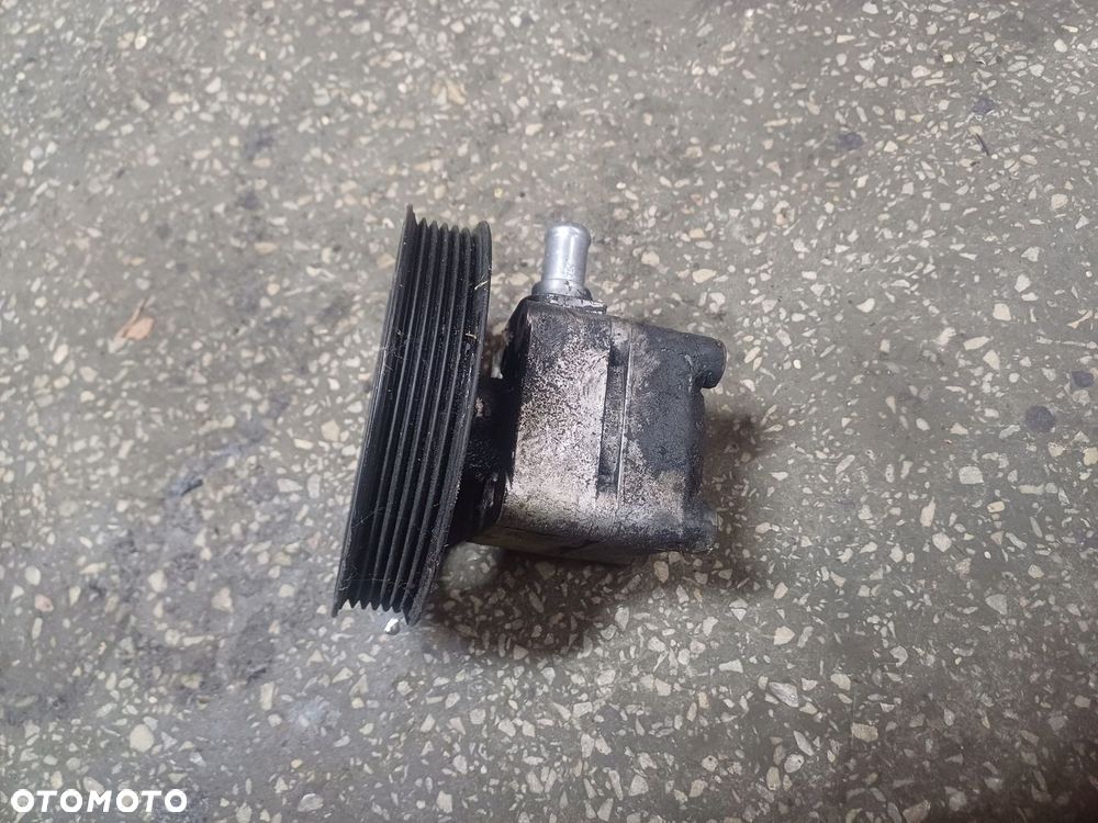 pompa wspomagania VOLVO V70 II 2.4B - 2