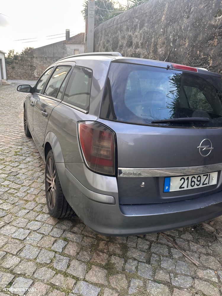 Opel Astra Caravan - 4