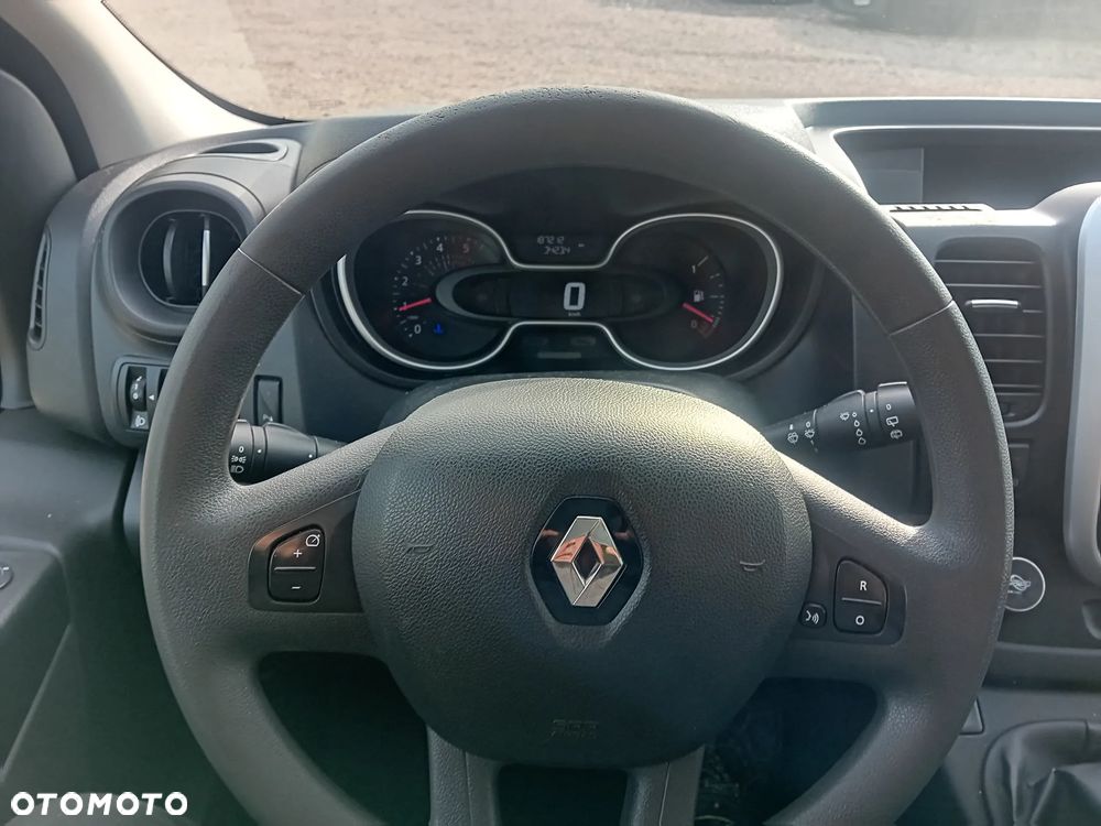 Renault Trafic - 26