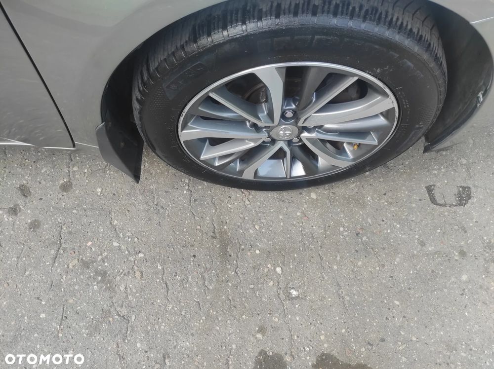 Toyota Avensis 2.0 Premium EU5 MS - 3