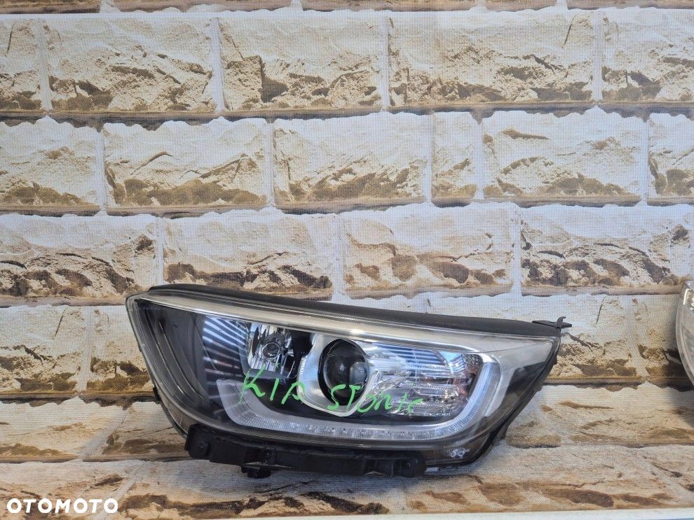 Reflektor Przód strona lewa KIA Stonic soczewka z led - 2